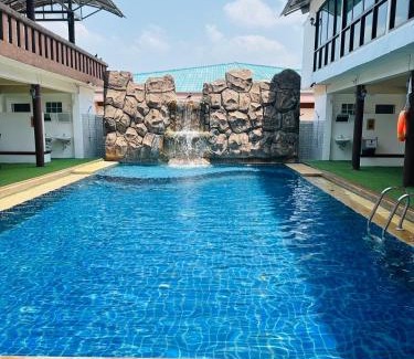 Nong Nam Daeng Hotel | โรงแรมภูรัญญารีสอร์ทเขาใหญ่