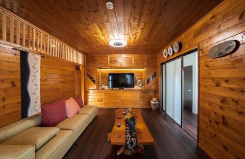 Ueno Villa | 『てぃぐまの宿』地平線まで見渡せる圧巻の屋外テラスビュー！300余年の歴史ある壺屋焼がご堪能出来る宿