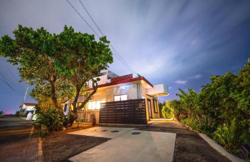 Ueno Villa | 『てぃぐまの宿』地平線まで見渡せる圧巻の屋外テラスビュー！300余年の歴史ある壺屋焼がご堪能出来る宿