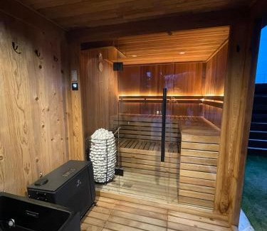 Hojo House | ロウリュウサウナとアイスバスのあるラグジュアリー貸別荘