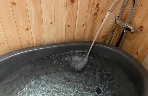 Nagahama Ski Chalet | 上丹生山根邸別館フルリノベーション古民家一棟貸切16名まで