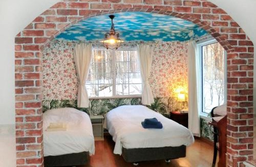 Asahikawa House | 丘の上白亜の洋館風別荘静かな小さなお宿Guest House Itoh 2名様から6名様