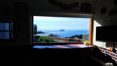 Ruifang House | 九份山海灣民宿 I 近老街 l 海景檜木房