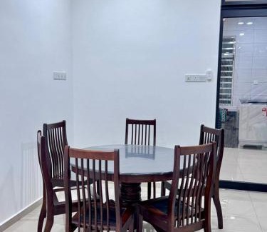 Segamat House | 双层排楼民宿