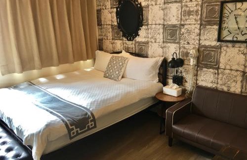 University District Apartment | 台中一中街格雷熊