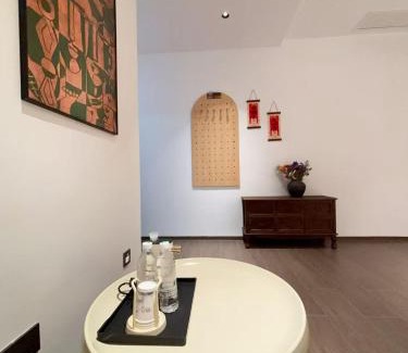 Wulingyuan Hotel | 四时了了民宿