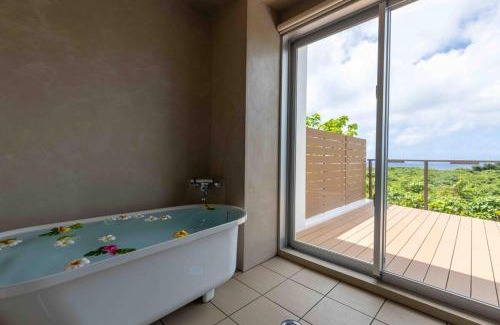 Miyakojima Villa | 宮古島の美しい海と自然を一望できる絶景リゾートヴィラ