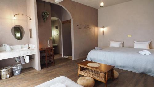 Miyakojima Villa | 宮古島の自然豊かで静かなエリアroom0オリジナルインテリア小物が溢れる空間