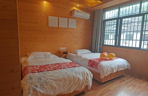 Wulingyuan House | 张家界红尘蝶恋客栈