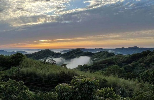Fuxing District House | 拉拉山秘境 獵人谷櫻花莊園