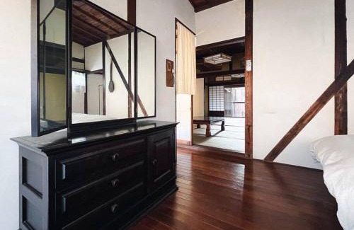 Uno Apartment | 日々の宿しののめ102 宇野駅から車で5分 直島へ 最大8名様 古民家