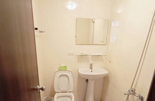 University District Apartment | 暢遊一中 商圈 逛街小吃