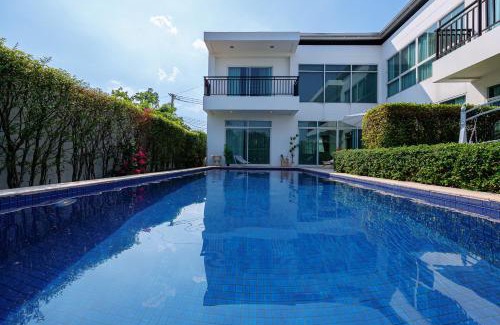 Phlabphla Villa | 曼谷市中心500平轻奢极简独栋泳池别墅