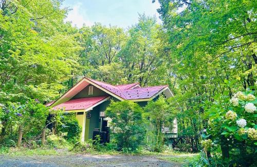 Nasu House | 森の中で仲間や家族とゆっくり過ごせる温泉付コテージ 会員制別荘地で広大なプライベート空間 ペット可 那須高原りんどうハウス