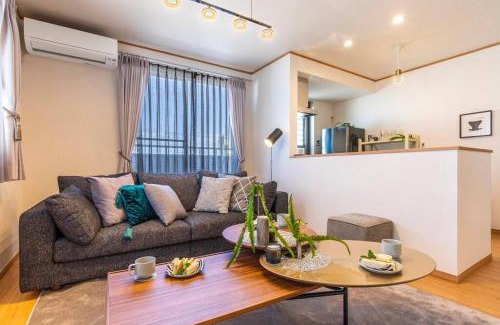 Tokeshi Villa | 沖縄を北から南まで楽しみたい方にピッタリ!近場にはエメラルドグリーンに輝くビーチもあります