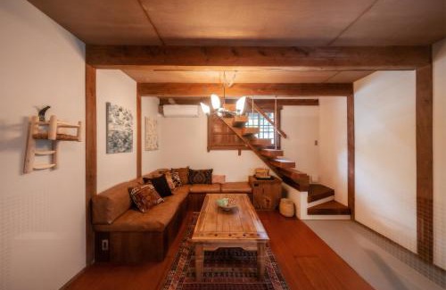 Dogo Hot Spring House | 源泉かけ流しの一棟貸し温泉宿The Bath & Bed Dogo