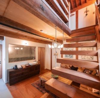 Dogo Hot Spring House | 源泉かけ流しの一棟貸し温泉宿The Bath & Bed Dogo