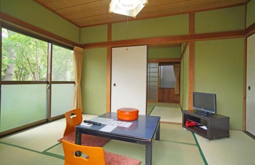 Yufuin Onsen Hotel | 由布の里 旅荘 牧場の家 Ryoso Makibanoie