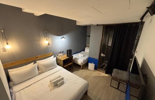 Zhongzheng Hotel | 禾裕 北車 Hey!U