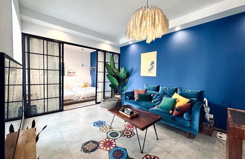 Yuzhong Apartment | 重庆贰墨民宿新锐店