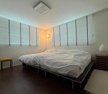 Seolcheon-myeon Apartment | 강남구 논현동 신규 숙소 #9호선 언주역 1분거리 #투룸 #6인가능