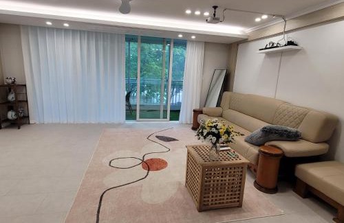 Saha Apartment | 별을 담다