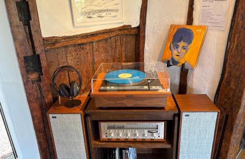 Gujwa House | 임진고택 and 마차글램핑 Imjingotaek Hanok Stay Jeju Traditional House LP Cozy House, Wagon stay