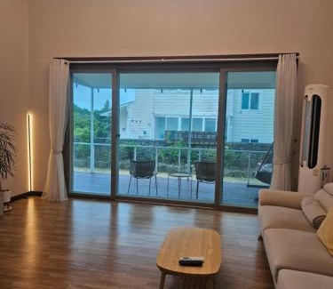 Daecheon-dong House | 조은하우스 서귀포 독채펜션