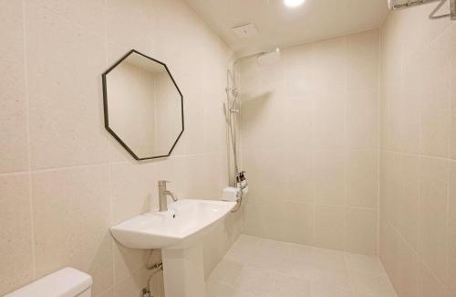 Palyong-dong Hotel | 창원 호텔 레오 팔용점