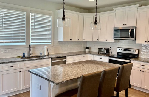 Auburn House | 1.6 miles from Jordan-Hare Stadium