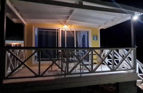Codrington Cottage | 1 Bed Cottage Sleeps 2 - Pet Friendly - Ocean View