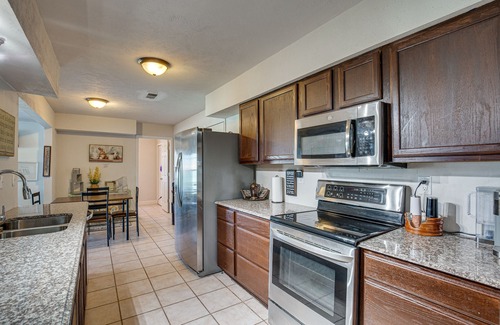 Garland House | < 1 Mi to Lake Ray Hubbard: Home w/Patio!
