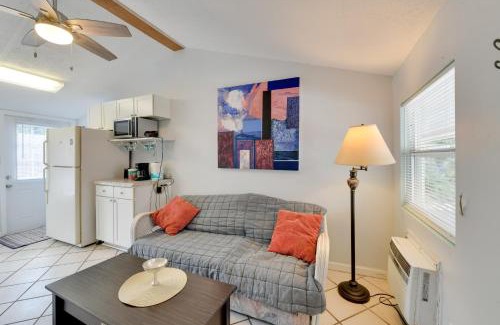 Laurel Apartment | 1 Mi to Nokomis Beach Quiet Getaway with Fire Pit
