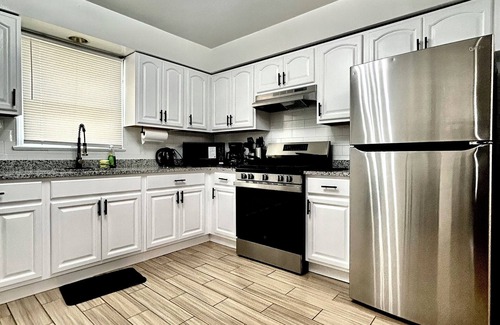 Ironbound District Apartment | 100 Dollars Off October! NYC, JFK, EWR, Newark, Times Square