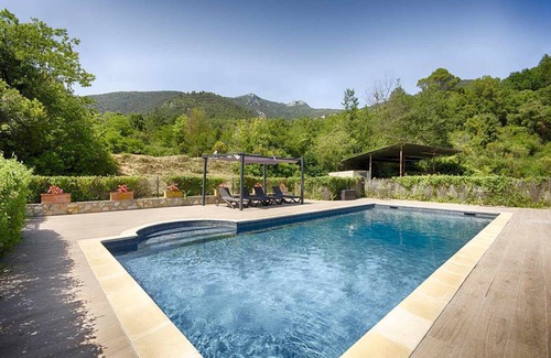 Sales de Llierca Apartment | 100 m² Apartment ∙ 3 bedrooms ∙ 8 guests