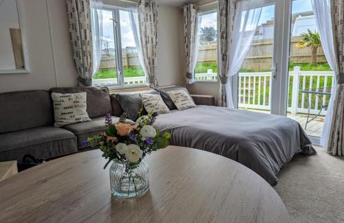 Newquay Resort | 11 Meadow View