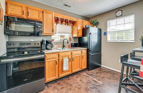 Somerset House | 11 Mi to Lake Cumberland! Retreat w/Gazebo