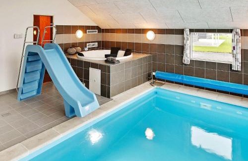 Olpenitz House | 12 person holiday home in Hasselberg