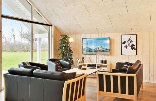 Olpenitz House | 12 person holiday home in Hasselberg