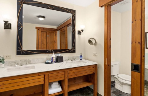 Stowe Area Cabin | #1332 * THE LODGE AT SPRUCE PEAK | SKI in SKI out | Expansive views of Spruce peak