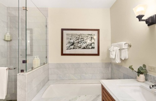 Stowe Area Cabin | #1332 * THE LODGE AT SPRUCE PEAK | SKI in SKI out | Expansive views of Spruce peak