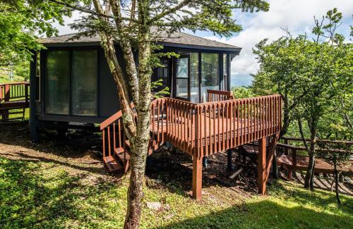 Banner Elk Ski Chalet | 139 Skiloft Road by Carolina Stays