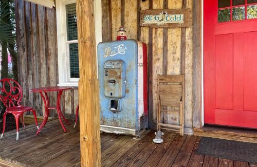 Downtown Historic District House | 150 year old Restored Lincolnville cottage