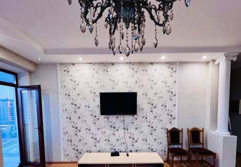 Nur-Sultan Apartment | 153 Уютные апартаменты с видом на Байтерек и поющие фонтаны с 2 кроватями King и диваном на 10 этаже