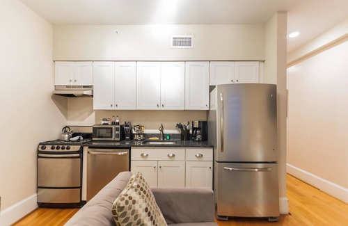 Rittenhouse Row Apartment | 1955 Rittenhouse - 1R