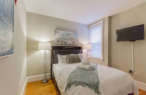 Rittenhouse Row Apartment | 1955 Rittenhouse - 3R