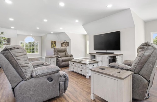 Piney Flats Apartment | 1BR Apartment near Bristol Motor Speedway