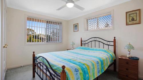 Hawks Nest House | 2 - 9 Yamba St, Hawks Nest