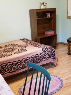 Hamilton Apartment | 2 bdrm apartment 3 min walk to McMaster University