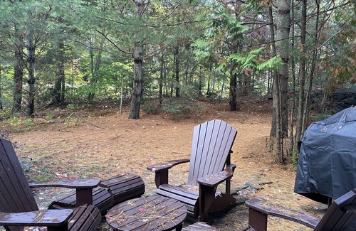 Seguin Villa | 2 BDRM villa in Rocky Crest Resort, Muskoka. Sleeps 6. No pet. No smokern